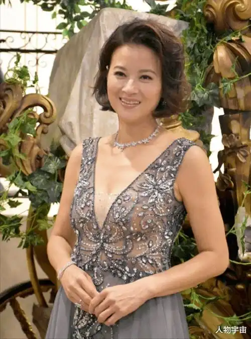 亚姐冠军黎燕珊减重10磅去师奶味,仍难遇有缘人|利智|演员|tvb_网易