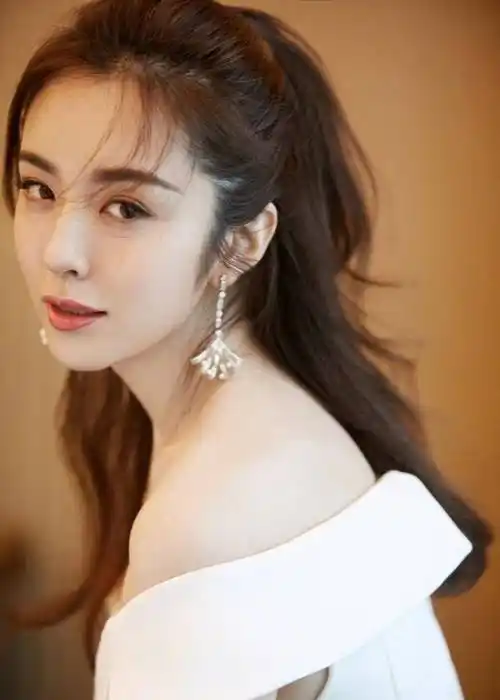 李保田的"女儿",黄磊的"妹妹",王晓晨演艺道路上的两个贵人_方依依