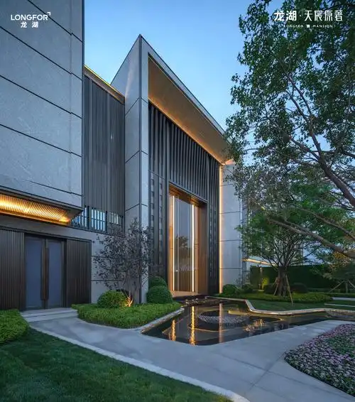 ayxb">龙湖天宸原著位于长春市南关区前进大街与泰宇路交汇西行300米