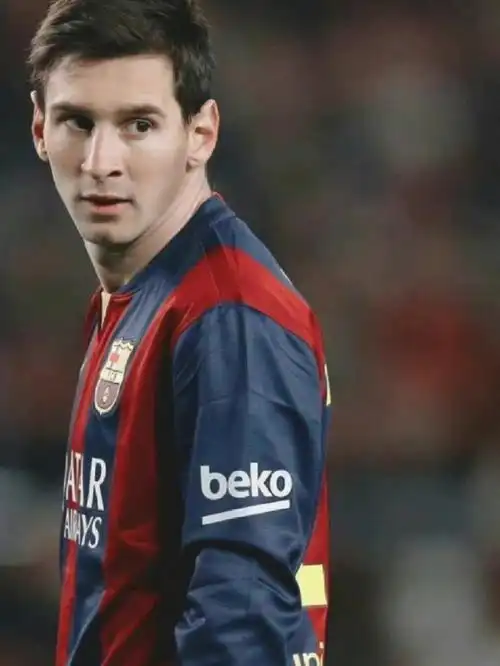 不理解为什么每次看足坛帅哥合集看不到梅西