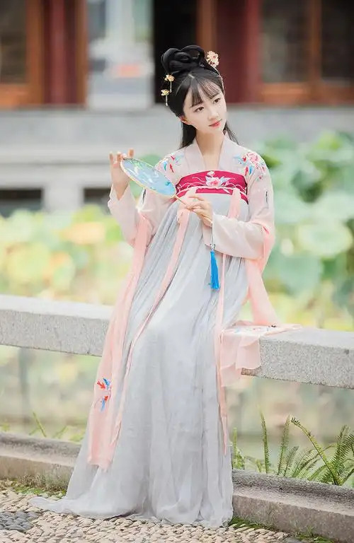 中国风齐胸襦裙刺绣唯美古装汉服成人女复古汉服女装两件套连衣裙