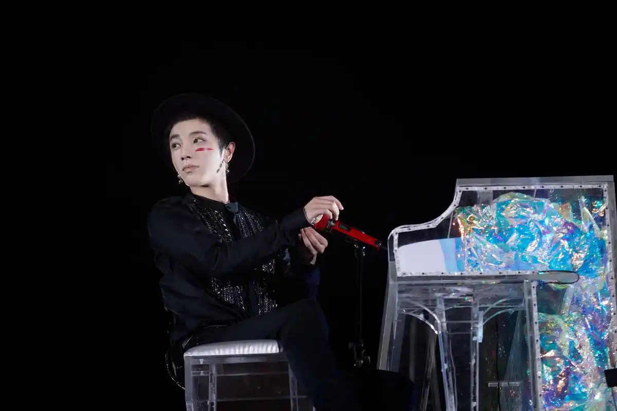 2019华晨宇火星演唱会,穿越在交错时空里,爱恨纠缠不朽,无双美梦难尽