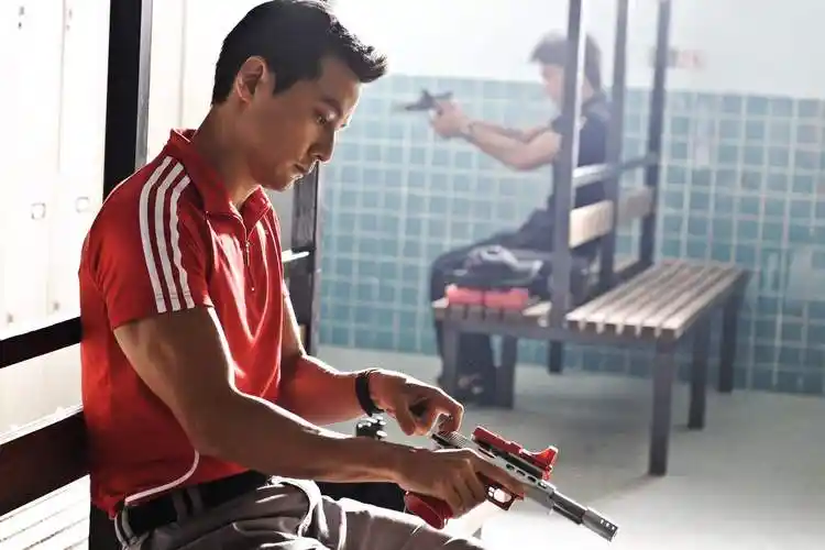 与之相似的还有ipsc,张国荣在《枪王》,吴彦祖在《枪王之王》里,练的