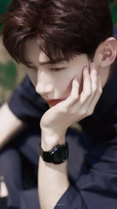 白敬亭高清壁纸无水印明星帅哥锁屏壁纸小白开端壁纸#白敬亭壁纸#壁纸