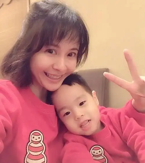 原来他们是一对夫妻,老婆被张国立带红了,老公搭档孙俪杨幂也没红