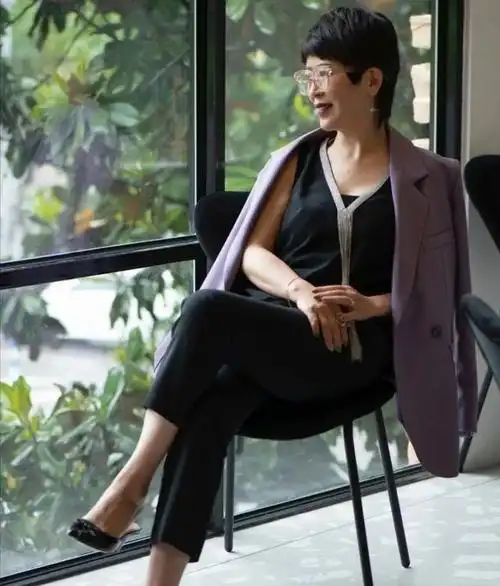 都要活的讲究一点,尤其是到了50岁之后,尽管没有了年轻的容颜和身材