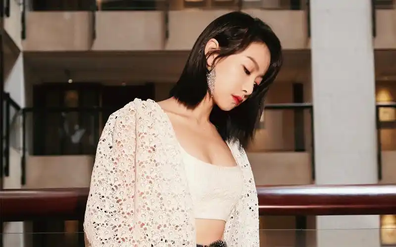 宋茜怀旧风性感写真图片壁纸