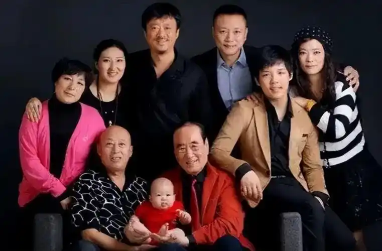 回顾一代男神庞学勤一句承诺照顾精神病妻子一生不离不弃