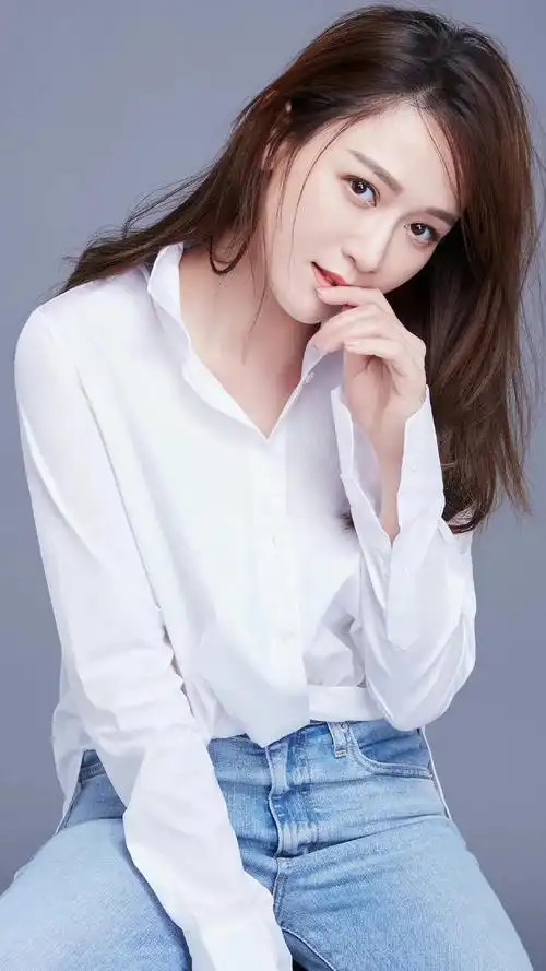 陈乔恩时尚写真温文尔雅成熟知性