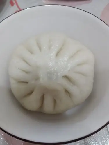 小绪妈做的松软的素馅包子