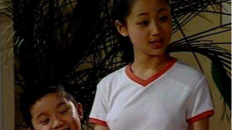 杨紫机场防护造型亮了!她在《家有儿女》中的表现也同样出彩