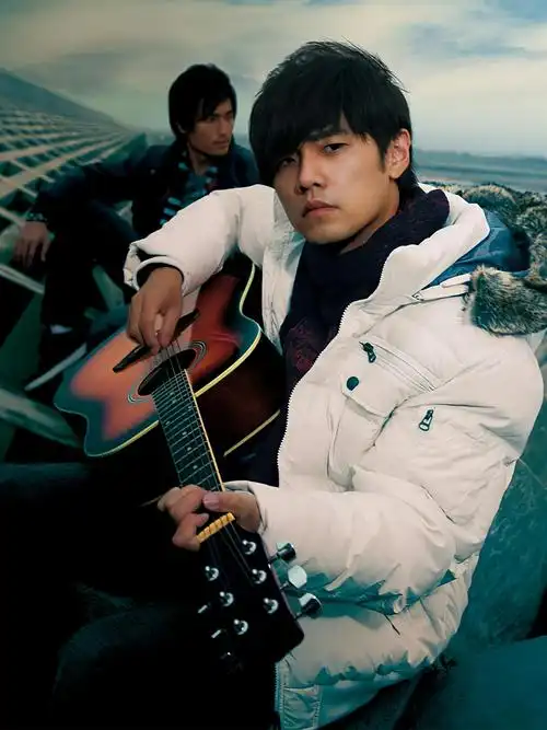 分享一组周杰伦珍贵老照片都是年少回忆呀