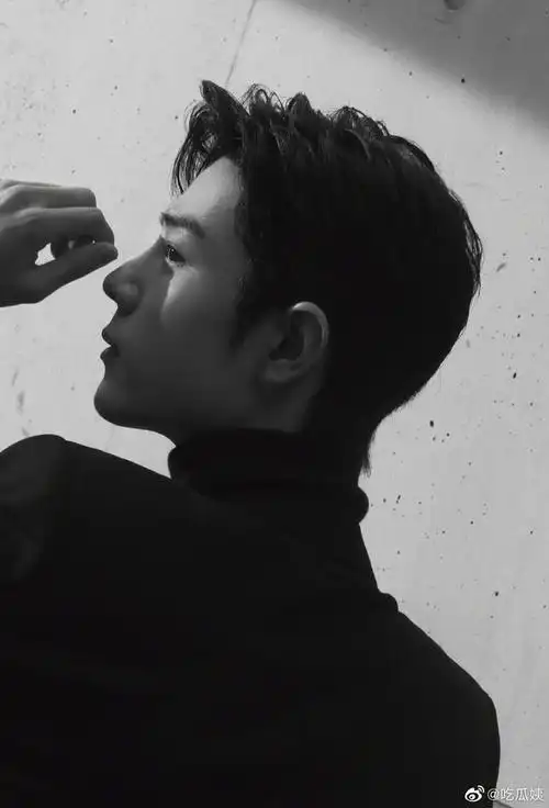 肖战黑色西装造型花絮大片什么水平