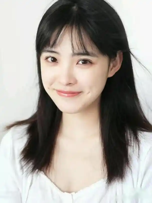 曾经听到某个女明星在一个节目里说,女孩子20岁以后就要用最好的护肤