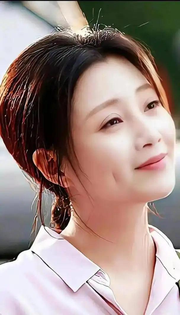 军旅女神#殷桃 #抖出最美的你 - 抖音