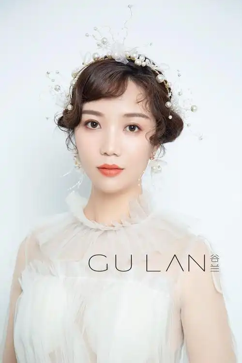 谷兰美妆教育频道的化妆造型作品《短发新娘》