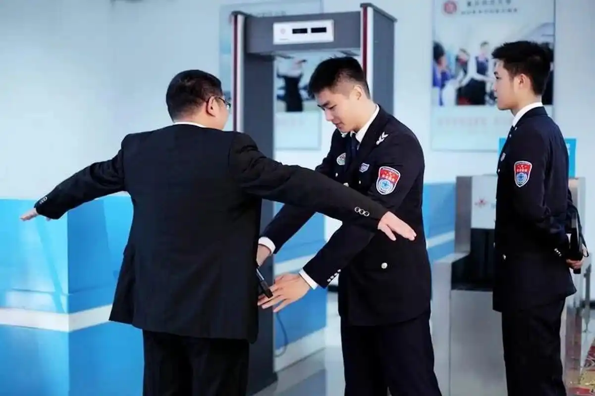 关注大兔,每天解锁一个机场地勤岗位的工作职责和薪资待遇7615