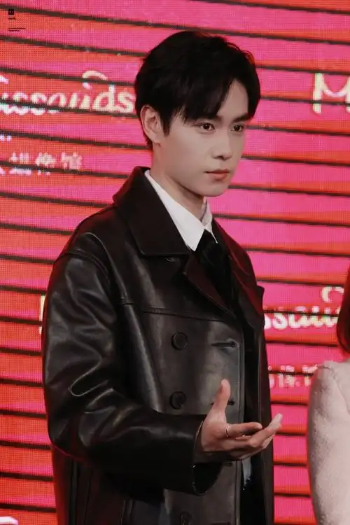 胡一天入驻上海杜莎##胡一天杜莎蜡像