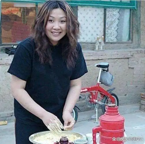 抛弃落魄的郭德纲撇下4岁郭麒麟远赴日本的务工胡中惠今怎样