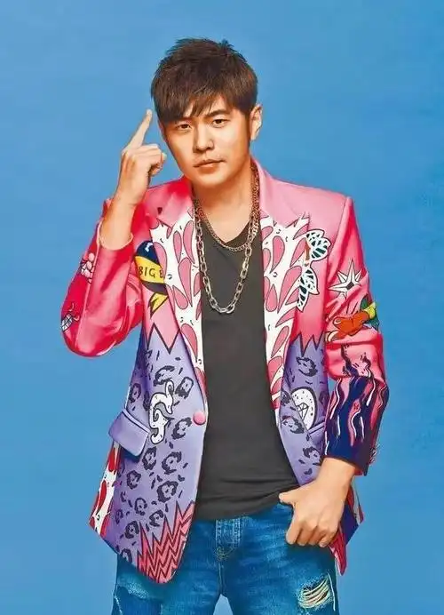 冲上热搜!周杰伦被嘲"吃相难看"?想买票就要先购买超级会员!