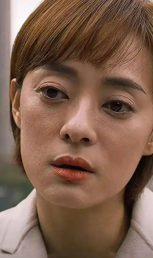 路人拍的孙俪浓妆反而显老真实状态下皮肤粗糙毛孔还粗大