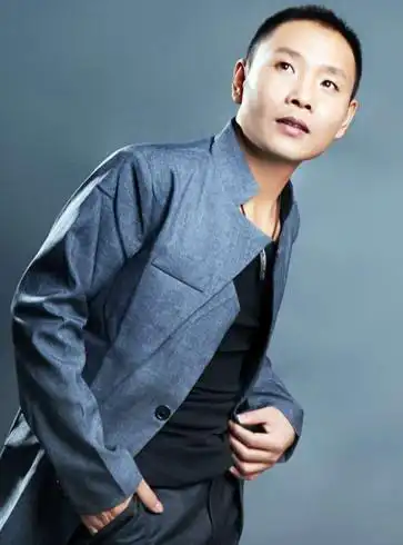 祁隆新专辑唱着情歌流着泪受彩铃商青睐