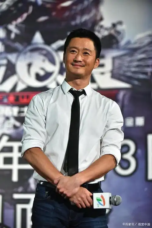 吴京:一个穷困潦倒的男孩,逆袭成为电影界代表!