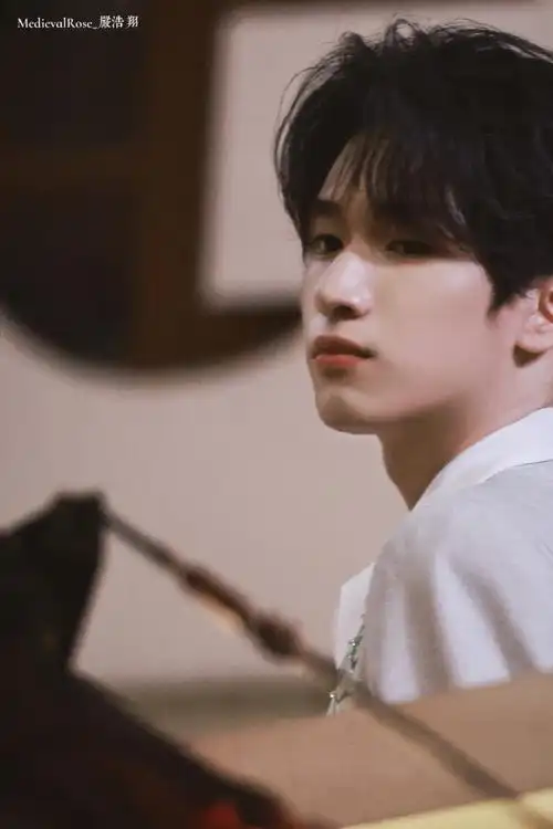 时代少年团男儿歌##张突然给时代少年团设计的gq礼服