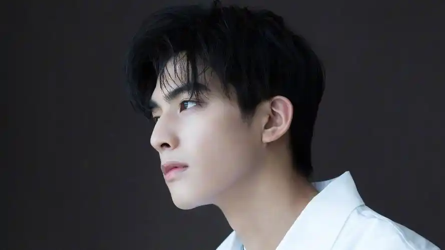 宋威龙明星风尚壁纸