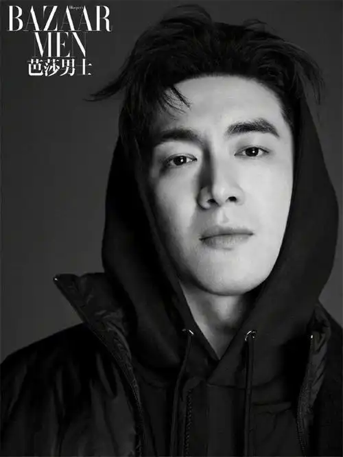 简约格调林更新展现成熟男演员魅力