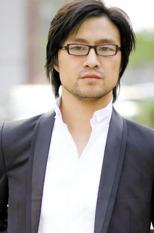 简体中文名: 汪峰 性别: 男 生日: 1971年6月29日 血型: a型 身高