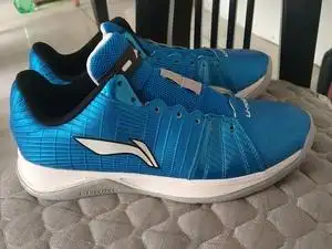 李宁老款篮球鞋45码,成色见图正品鞋子,包邮,没有鞋带