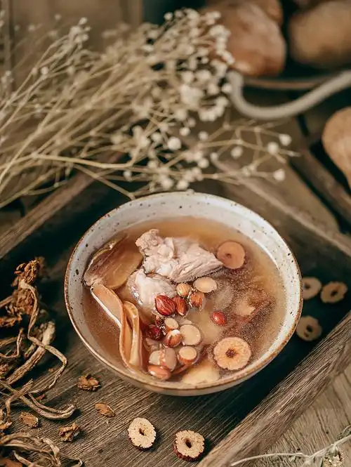 煲汤料 排骨汤美食汤水摄影