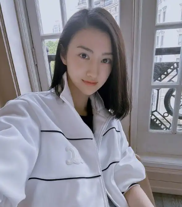 景甜为什么被称为活体貔貅(景甜最新动态消息)