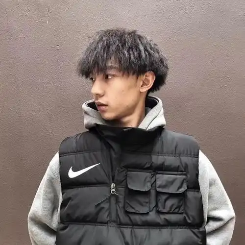 你可以先将你要的发型先修剪出来再做锡纸烫,我感觉那样的效果会好