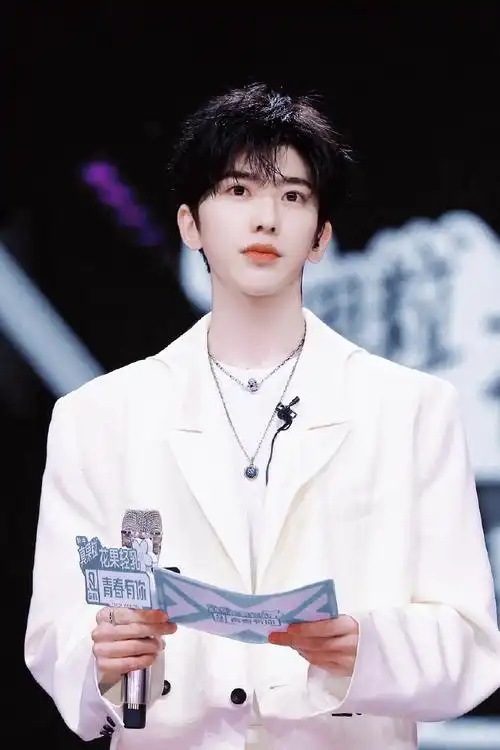 蔡徐坤2021个人巡回演唱会