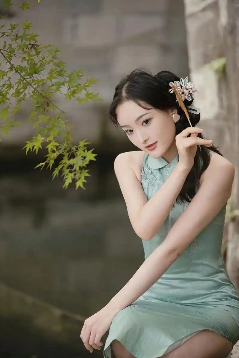 人像摄影 #氛围感 #新中式 #旗袍  - 抖音