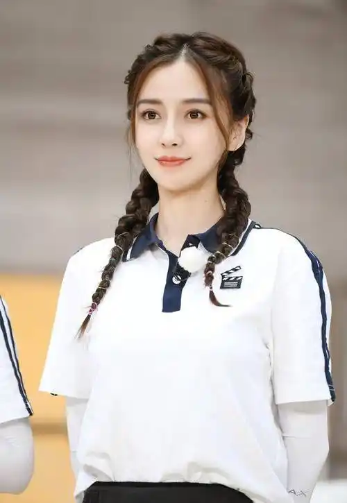 原创杨颖变身校园女神白色运动风套装太减龄女神真好看