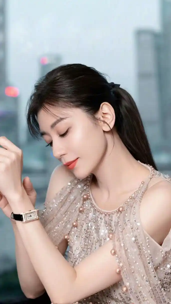 贾静雯 高清手机壁纸来喽  小时候最喜欢的赵敏,女扮男装,英姿飒爽