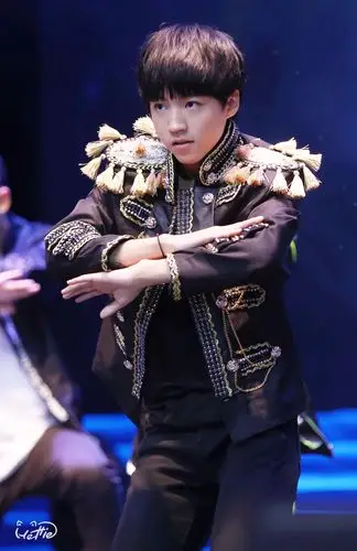 王俊凯# #tfboys王俊凯# #tfboys# 150919 王俊凯生日会 cr:hello