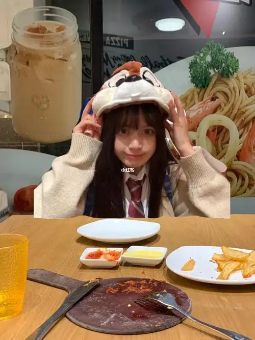 假装有人一起吃饭