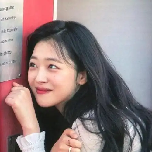 人间水蜜桃崔雪莉头像一