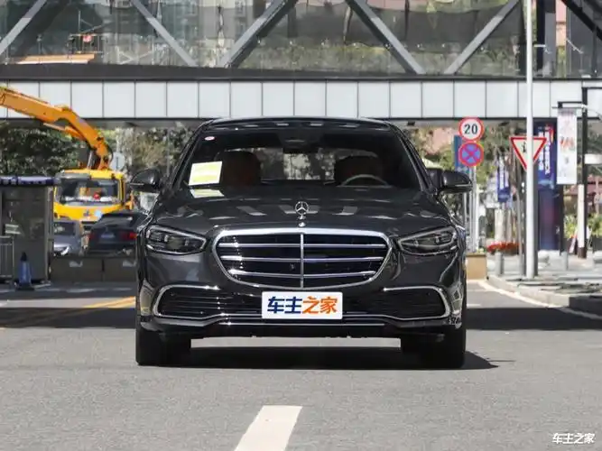 新款奔驰s400l,不愧是旗舰车型,外观霸气内饰豪华