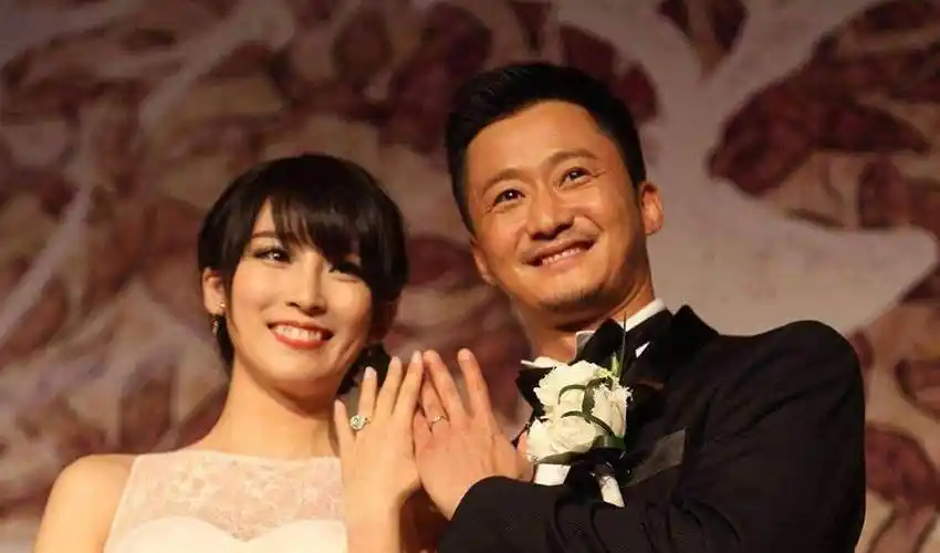 原创幸福三重奏里谢楠的两个小细节暴露了吴京这些年的不容易