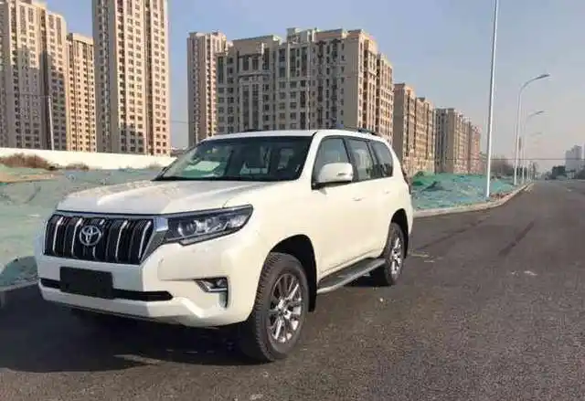 56万喜提丰田普拉多,开了一万公里的感受,车主说了四个字!