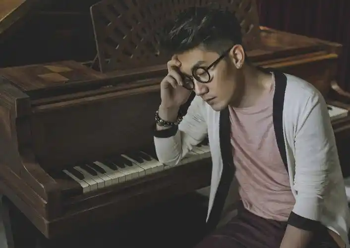 金志文单曲哭给你听上线呈现内心最深处情感