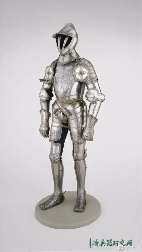兵器谱神圣罗马帝国皇帝斐迪南一世的金羊毛骑士团盔甲