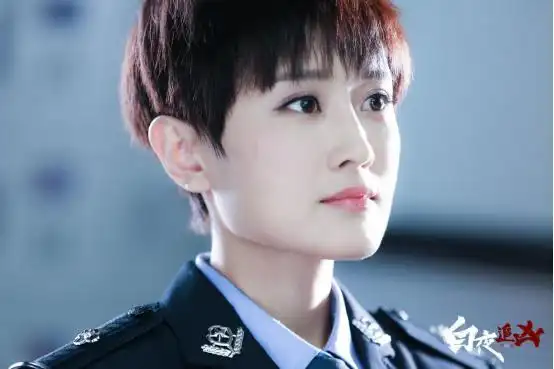 绯闻女友,《白夜追凶》唯一没和潘粤明谈情,靠神曲爆红了_看电视剧