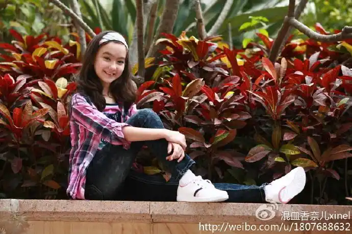 儿的消息,那你就关注香香的微博吧,微博名:混血香奈儿