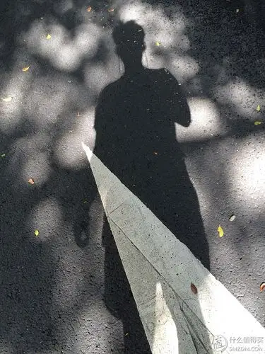 啧啧,谁的影子都这么帅气——才发现竟然出太阳了,而且又不是很热,天